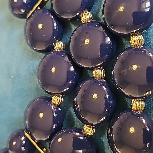 Vintage 2006 Charming Charlie blue acrylic necklace, 3 strands - Picture 3 of 5